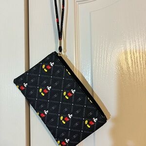 Disney Black and Red Mickey Mouse Wristlet. NWOT. 8x5. No callouts.